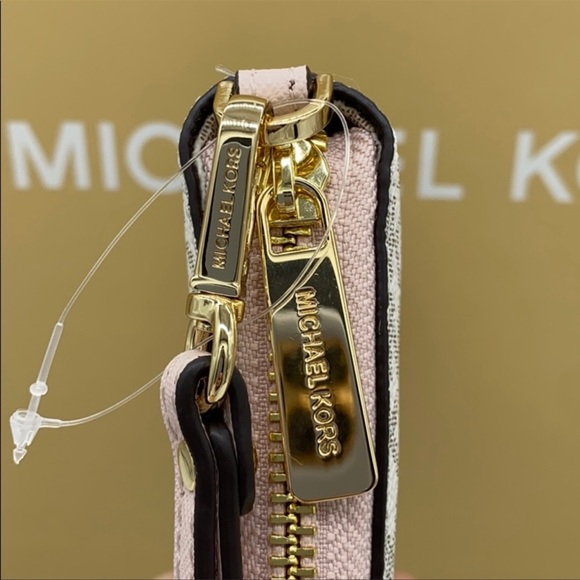 MICHAEL KORS LARGE FLAT MF PHONE CASE POWDER BLUSH WALLET - WRISTLET - Picture 9 of 16